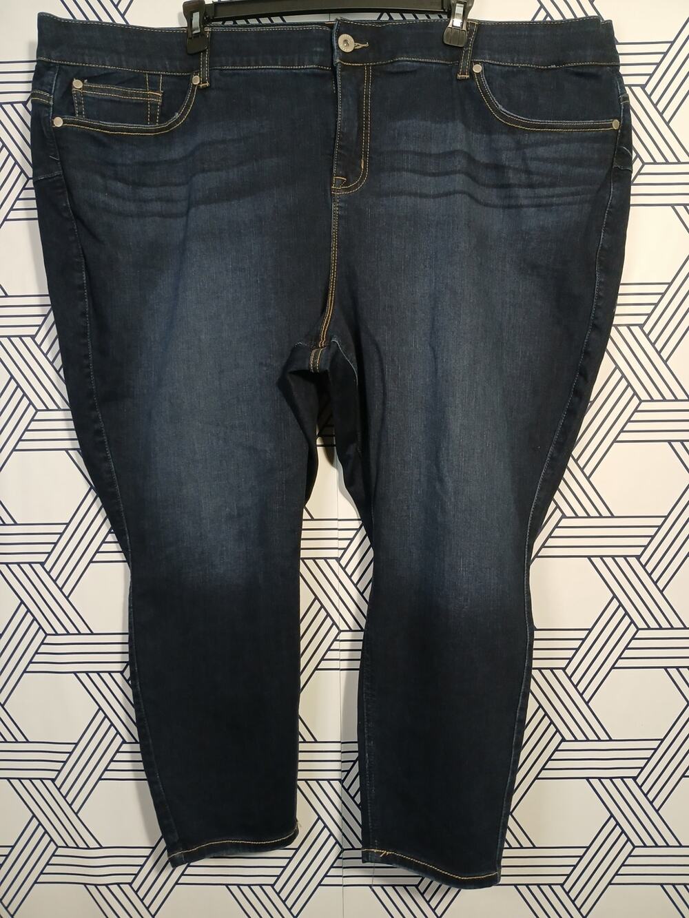 Torrid Bombshell Jeans 28XS Curve Hugging Clean Girl Plus Size Denim